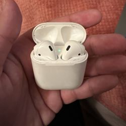 1st Gen Apple AirPods 