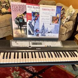 Yamaha Electric Keyboard