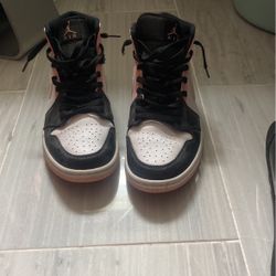 Air Jordan 1 Mid ‘Crimson Tint’ 