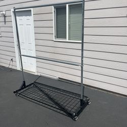 Portable clothes rack
