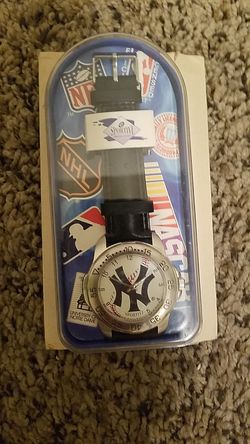 New York Yankees watch New Never used!