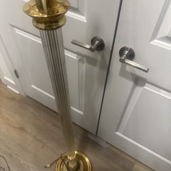 Vintage Speer lucite & brass floor lamp 60” tall, excellent condition