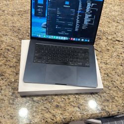 MacBook Air 15” M2 2023 16GB 256GB Midnight
