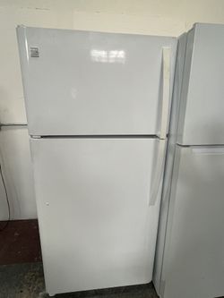 Refrigerator Frigidaire 30”