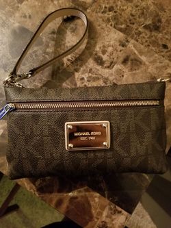Mk Michael kors wristlet