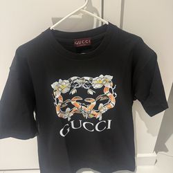 Men’s t shirt large