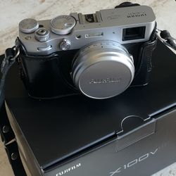 Fuji X100V Compact Digital Camera - Mint