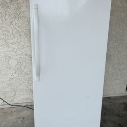 Kenmore Standing Deep Freezer- 🥶 Works perfectly $199.999 - READ Description
