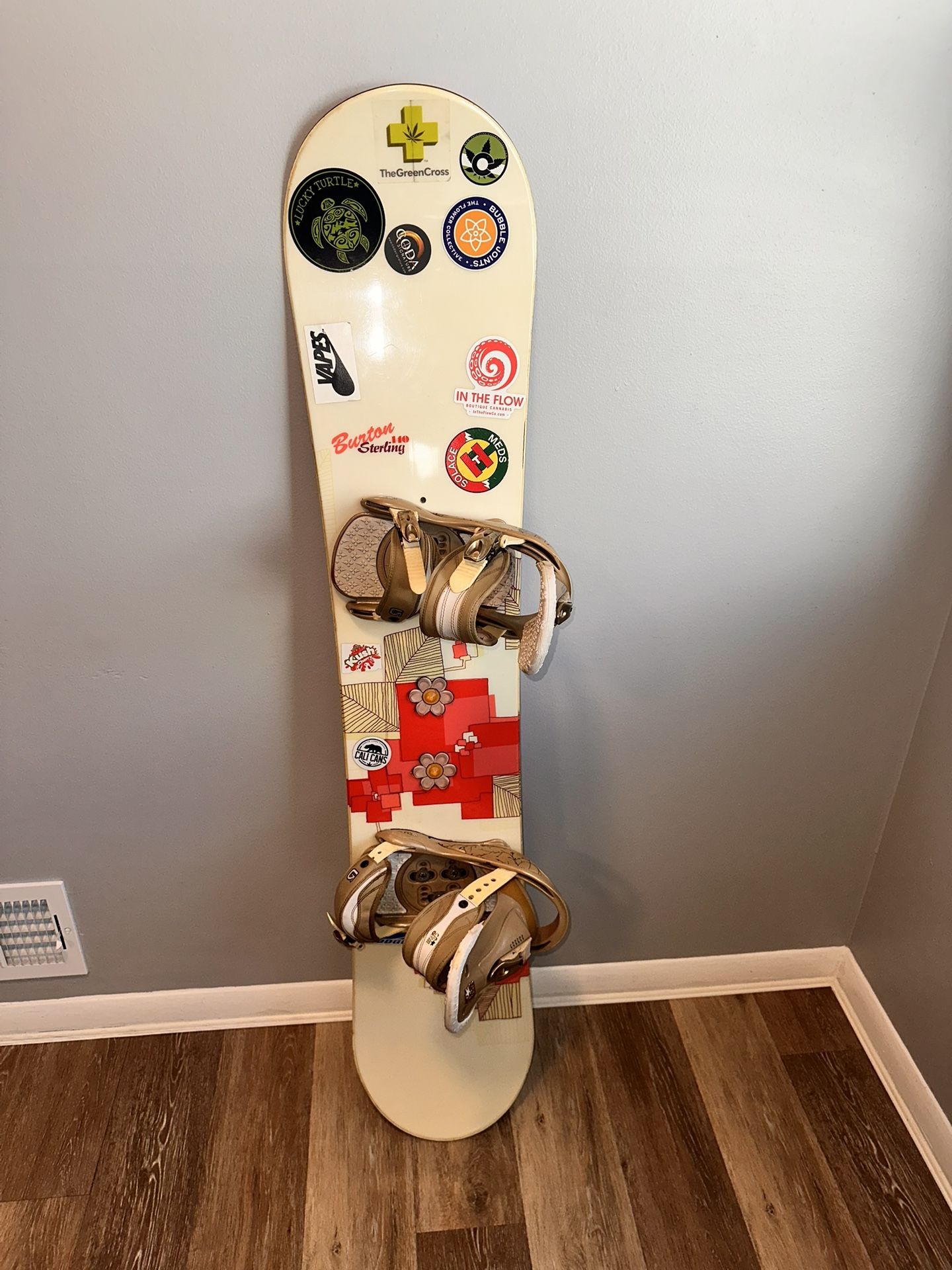 Burton Sterling Snowboard 140 cm / 54.5 inches Large Burton Bindings Snow Board