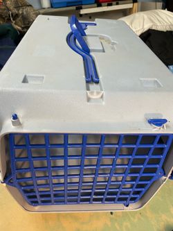 Animal carry crate / for small dog or cat