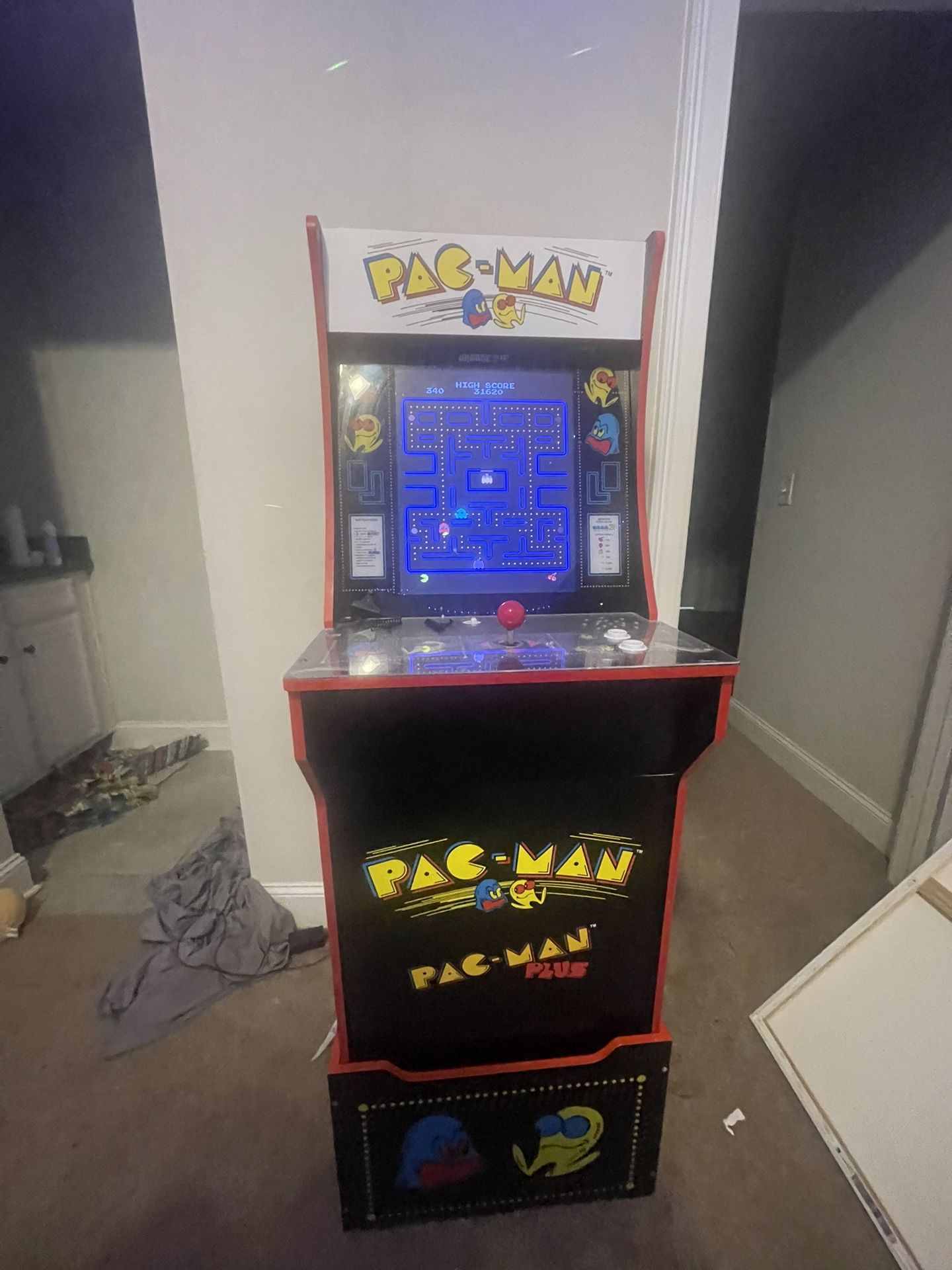 PAC Man arcade machine