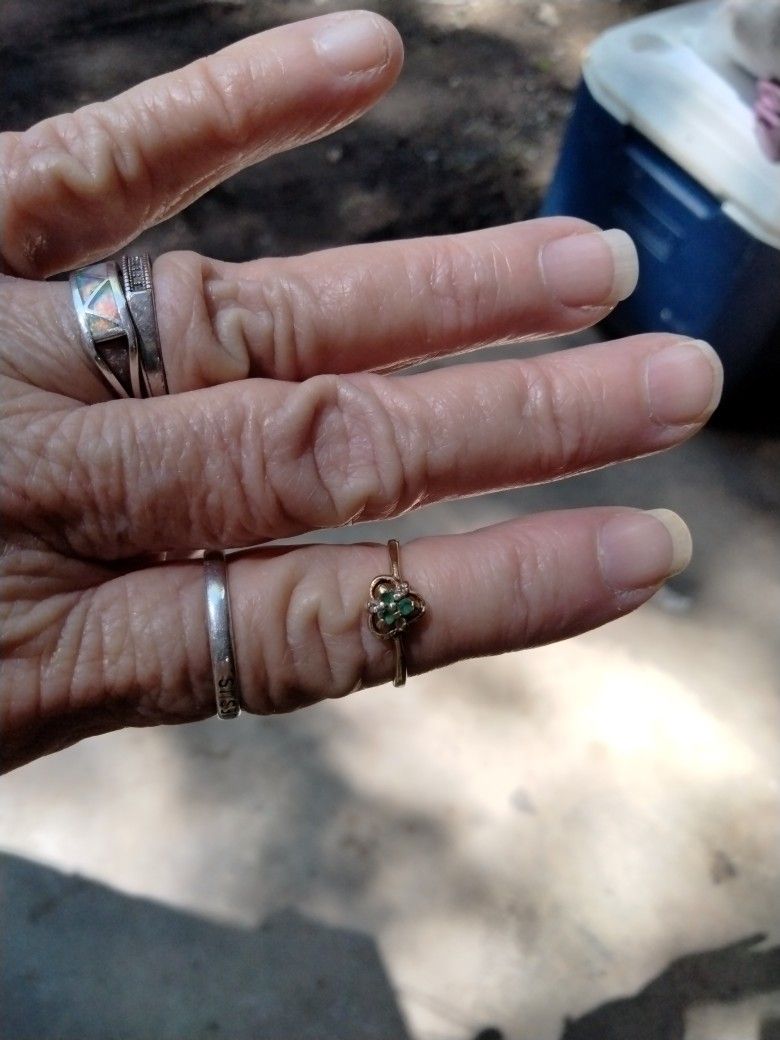 10 K Gold Emerald Pinkie Ring