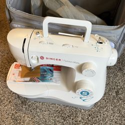 New Sewing Machine  With Rolling Case