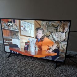$100  VIZEO SMART TV ( Less Than 6 Months Old/ 