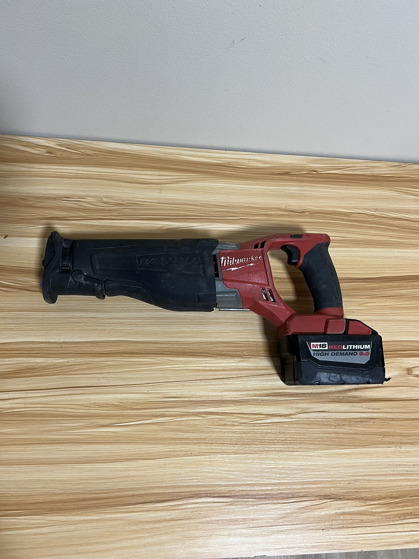 M18 FUEL 18V SAWZALL Reciprocating Saw with battery 9.0 and charger