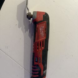 Milwaukee Multitool M12