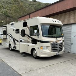 2016 Thor motor coach Ace 30.1