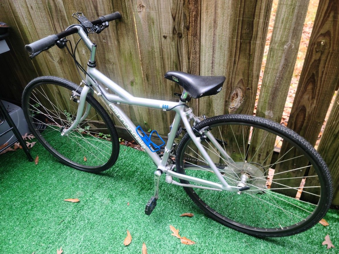 Cannondale Bike 800 Hybrid 