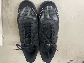Men’s size 10.5 bowling shoes