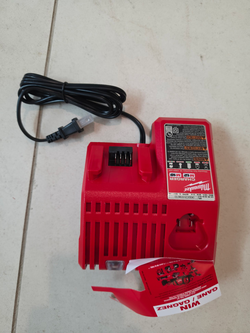 Milwaukee M18 & M12 Multi-Voltage Charger 48-59-1812