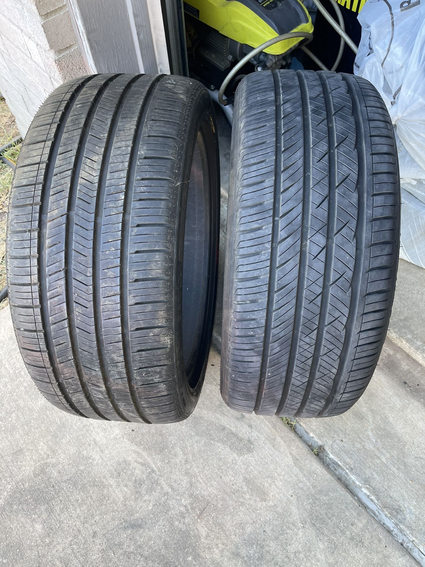 2 Tires 235/40/19