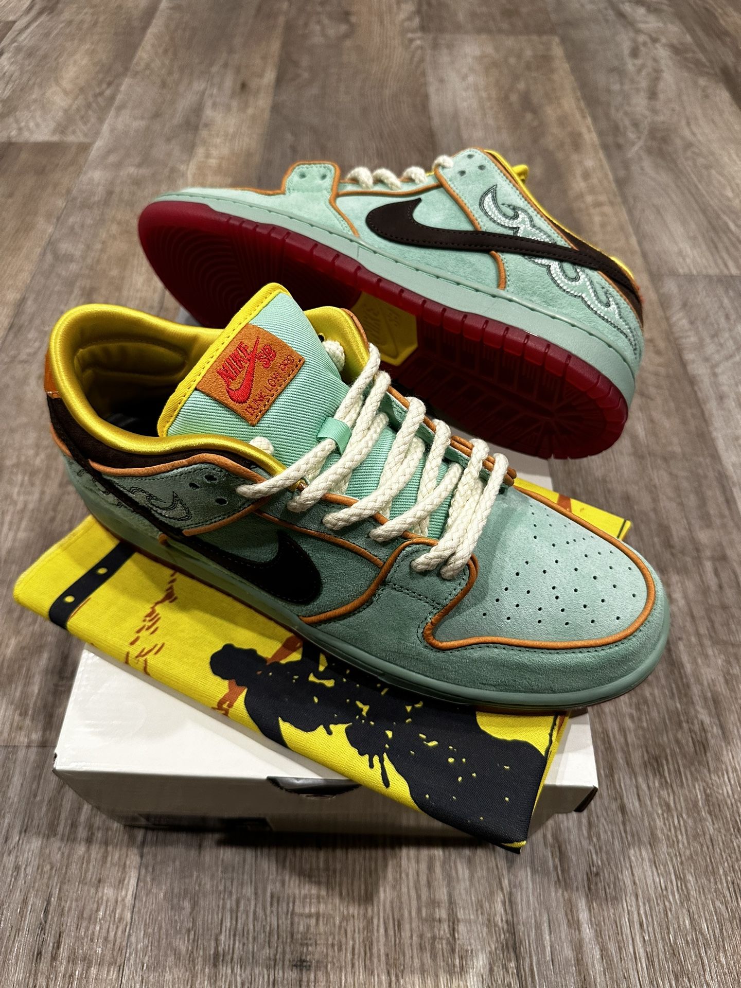 Rodeo Nike Sb Dunk Low Exclusive