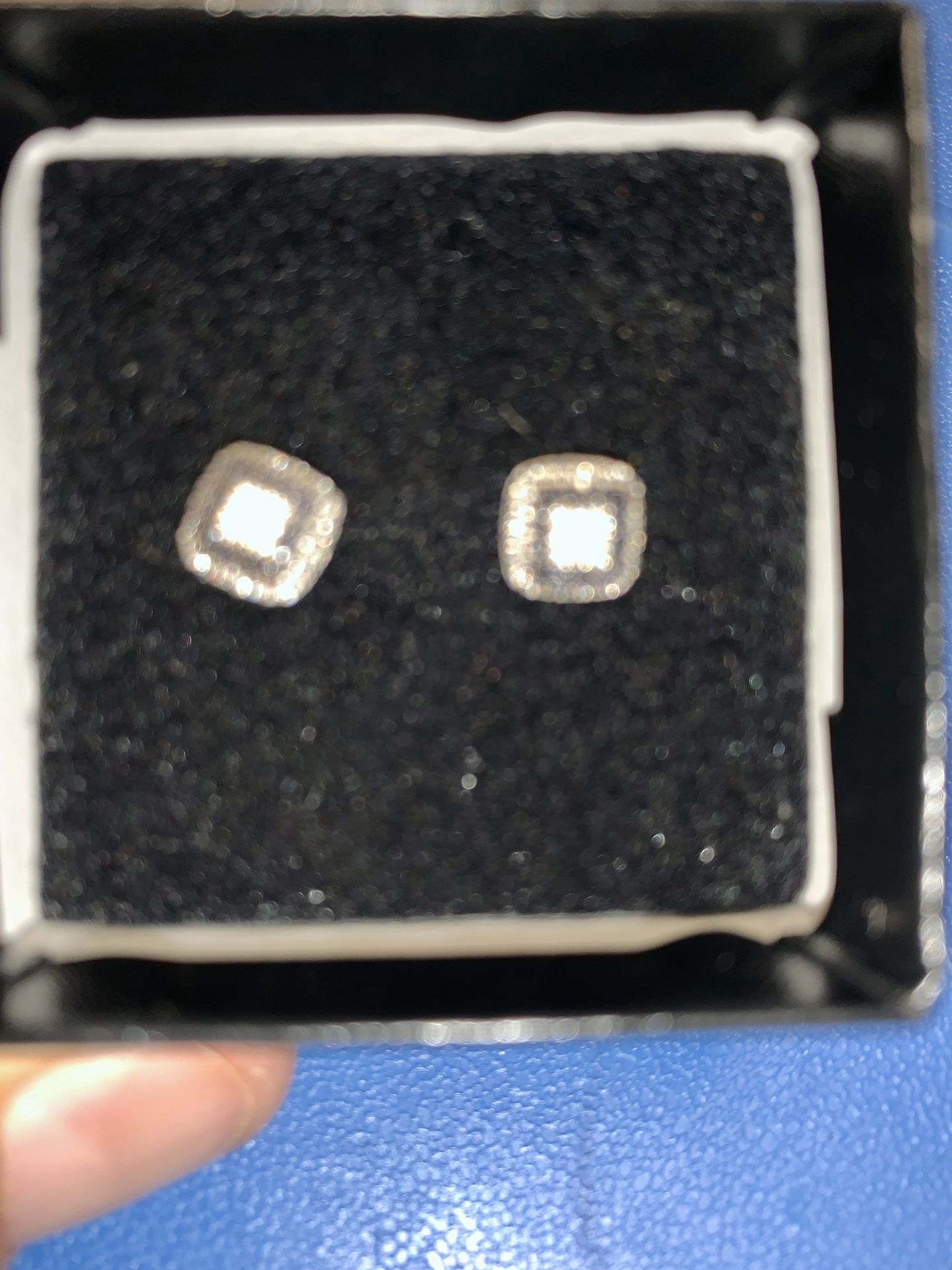 Diamond white gold earrings