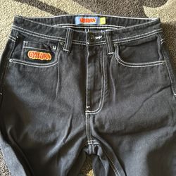 Empyre size 28