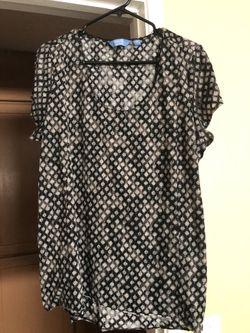 Vera Wang Woman’s shirt
