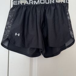 Black Under Armour Women’s Athletic Training Shorts with Logo Waistband small
