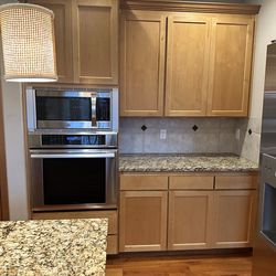 Refrigerator, wall oven, microwave, dishwasher, gas cooktop