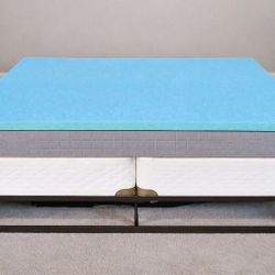 Very Nice King Ikea Morgedal Mattress w/ Gel Topper, Boxsprings and Bed Frame