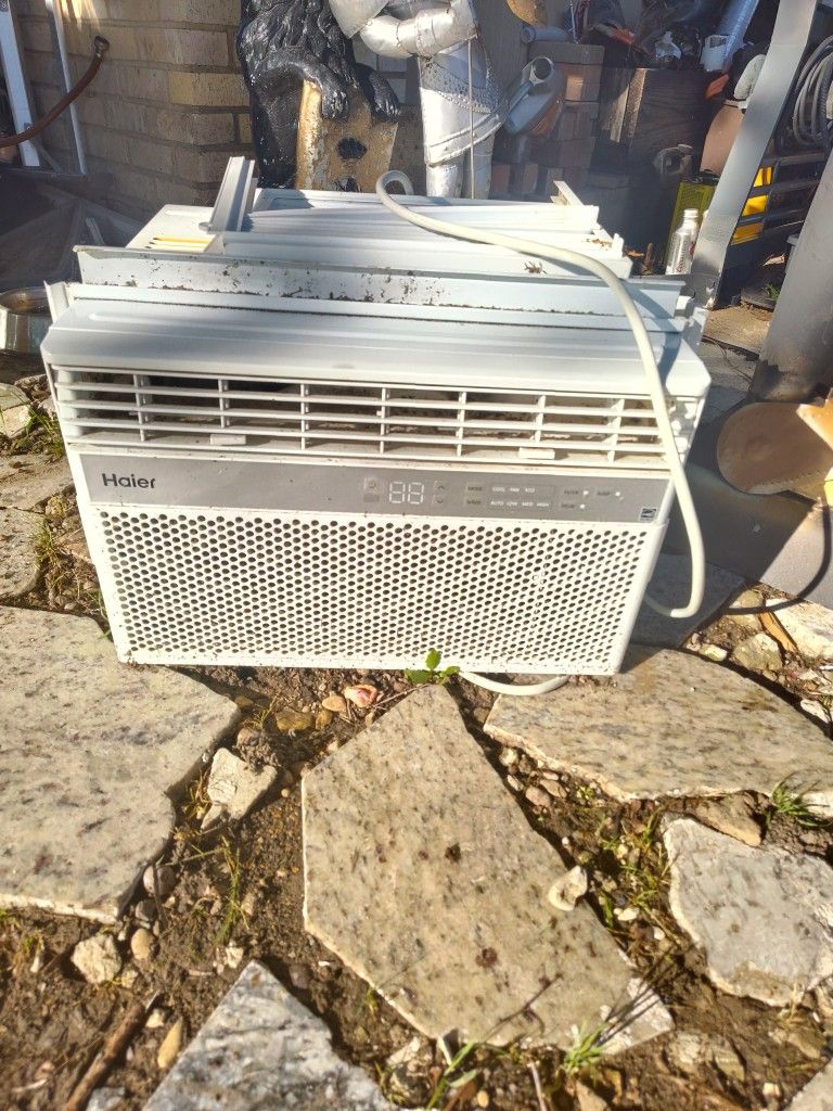 Haier Air Conditioner/Window Unit