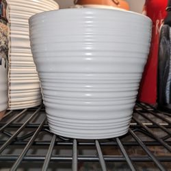 White Ceramic Plant Pot / Maceta Blanca