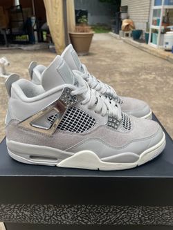 Jordan 4 Retro Frozen Moments