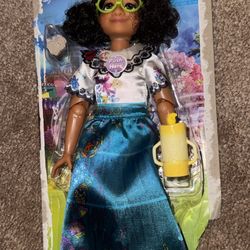 Disney's Encanto Mirabel 11 inch Singing Feature Fashion Doll