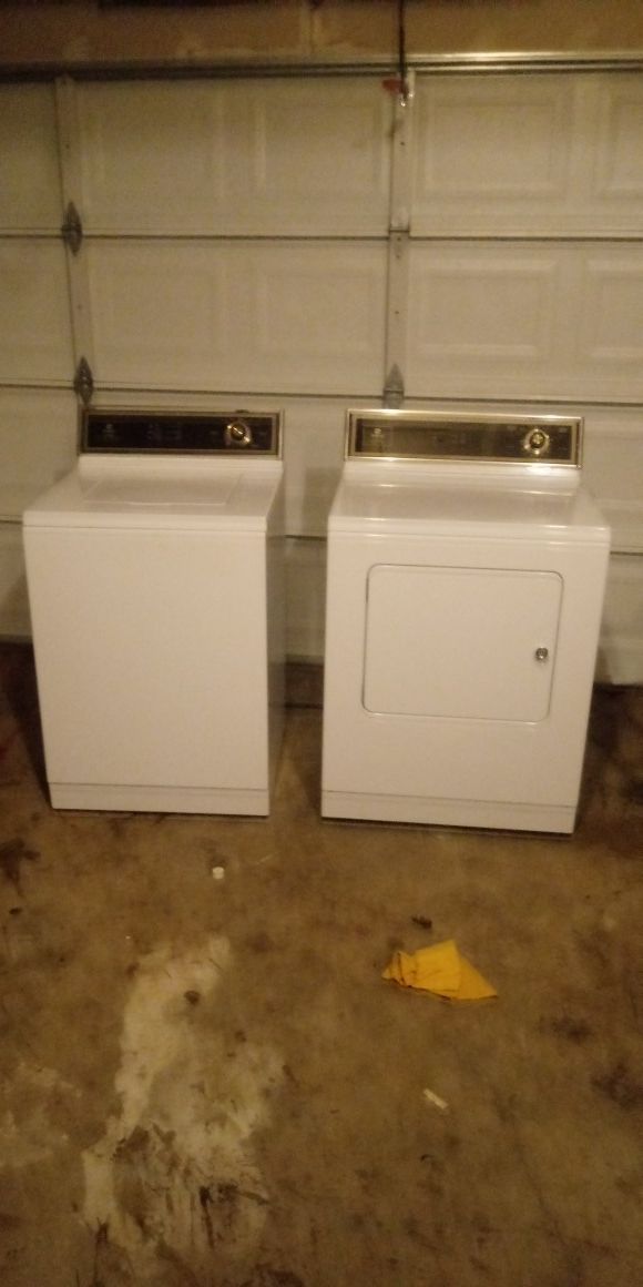 Maytag Washer & Dryer Set