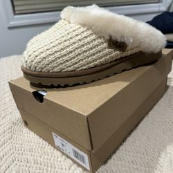 Cluggette Knit  Uggs Size 8 