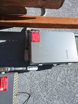 Enphase Solar System 12 Panels And 1 Battery And Wireless System Controller