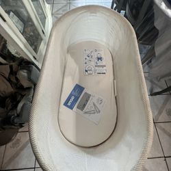SNOO Smart Sleeper Baby Bassinet