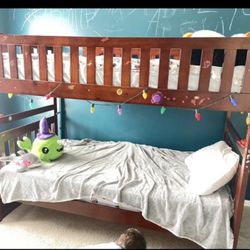 Twin Bunk Bed 