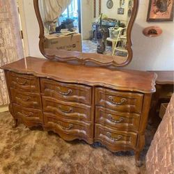 ☘️BEAUTIFUL VINTAGE FRENCH PROVINCIAL DRESSER WITH MIRROR  IN BROWN COLOR $399 EACH ☘️🌹