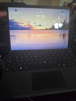 $600 Surface Pro 9 13 in I7 16gb