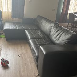 Sectional couch For 500$