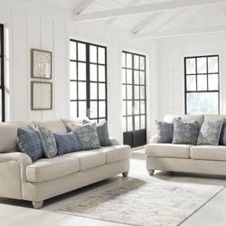 Traemore Linen Living Room Set

