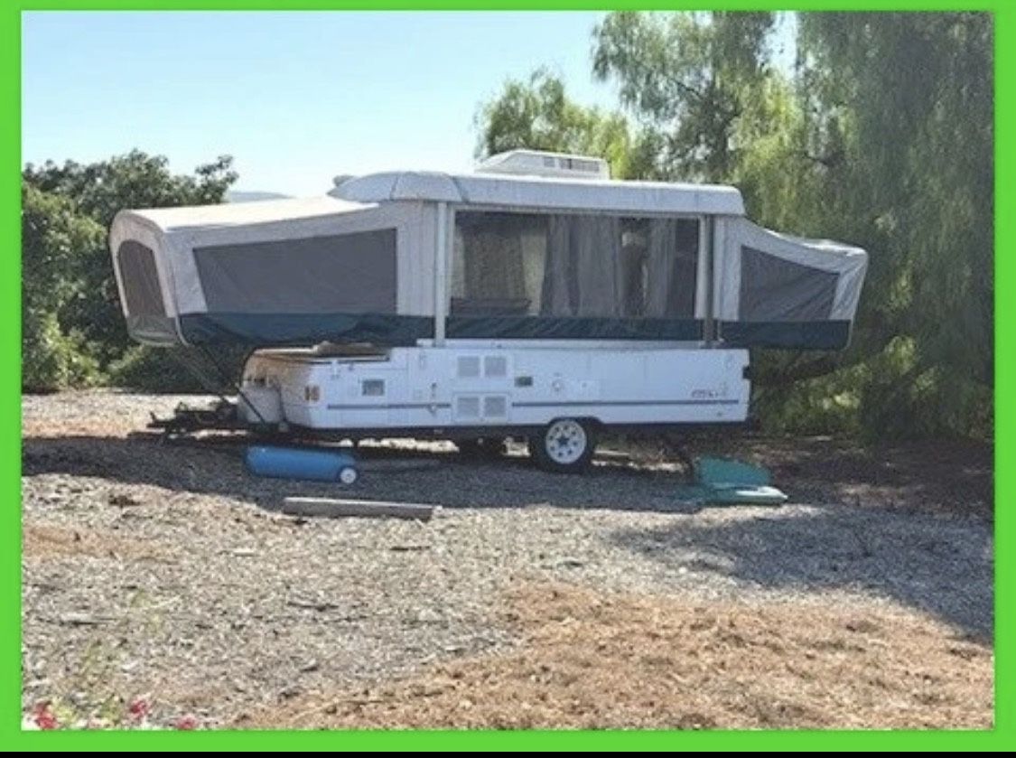 2000 Coleman Grand Tour Cheyenne Pop Up Good Air Conditioning/Heat Awning