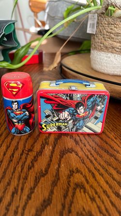 Salt and pepper shaker