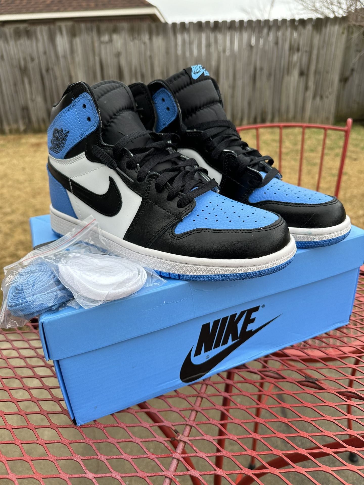 Jordan 1 UNC Toe Sz 8.5m