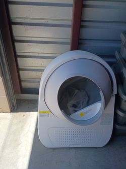 Best kitty little on the market look it up on Amazon I use it a few times it does keep the smell down with the bags tied up last about 4 days I had tw