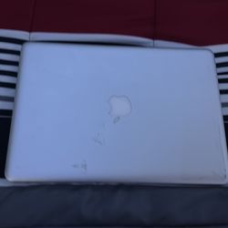 MacBook laptpo